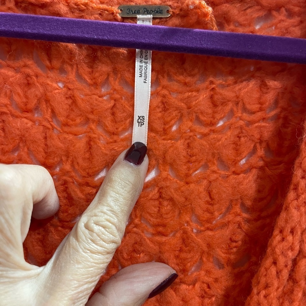 NEW FREE PEOPLE SIZE XS but fits small Medium or large beautiful Orange Color - Picture 5 of 8